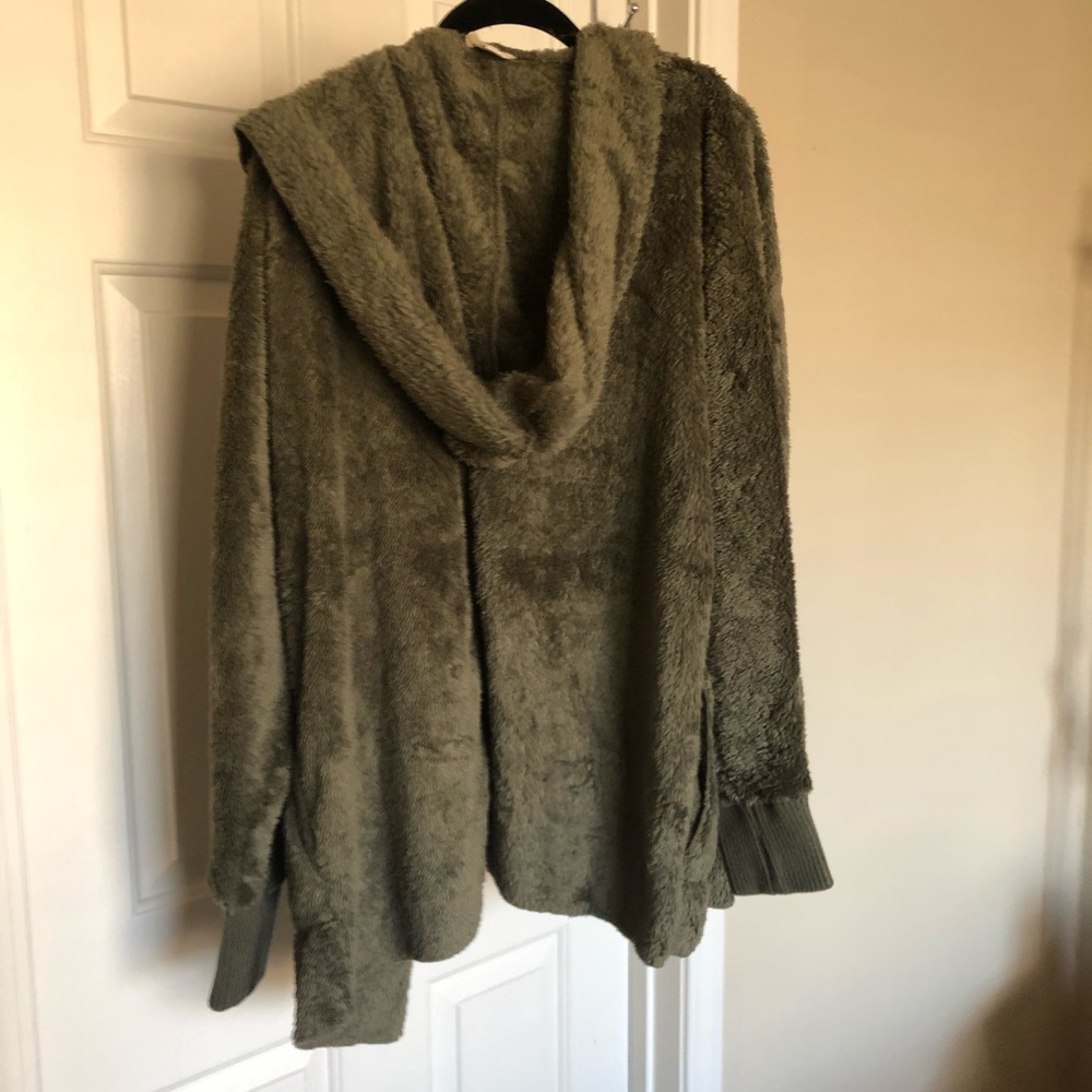 LAST ONE • Olive Green Soft Sherpa Jacket Cardigan - Picture 6 of 6